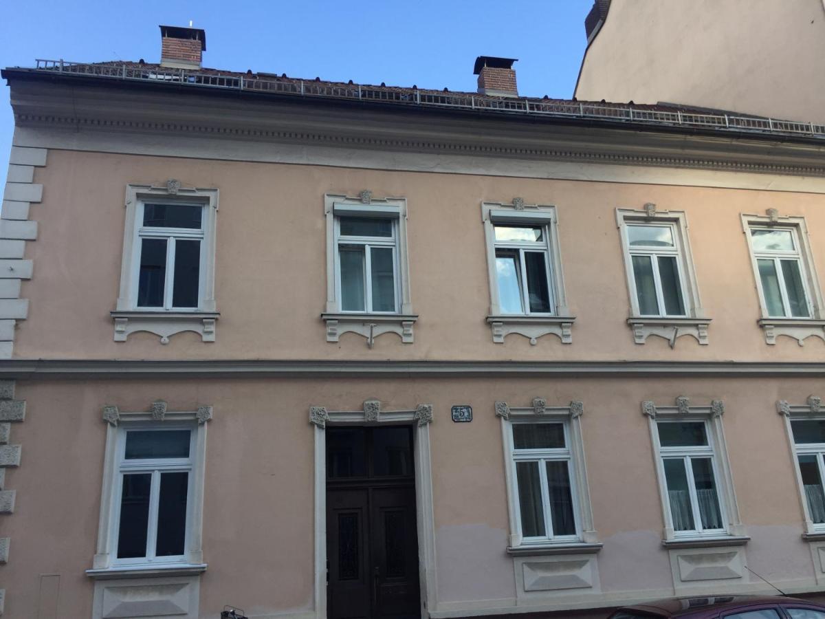 Hafen Dock 5 Apartment Klagenfurt am Woerthersee Luaran gambar